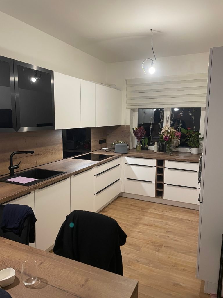 Moderní kuchyňská linka na Praze I